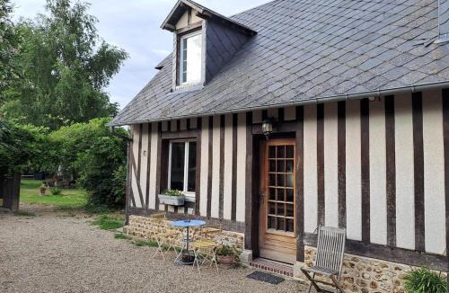 Bernay Apartment | Duplex dans maison normande avec accès au jardin