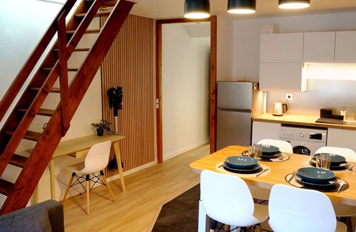 Chevreuse Apartment | Duplex, le Chaleureux, 4 Pers, Plein Centre