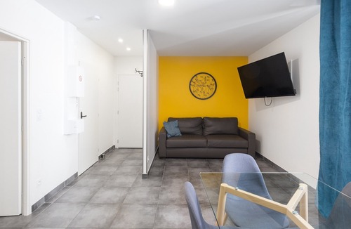 Hincmar Apartment | Elegance and Tranquility in Reims: Discover Our Stunning Renovated Apartment