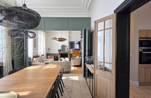 Abscon Cottage | Elegant 300m² Townhouse w/Spacious Garden, Modern Amenities, Close to Nature & Attractions