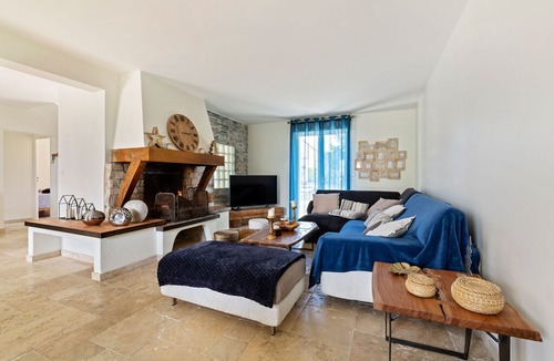 Touques House | Elegant Holiday Home in Touques with Fenced Garden