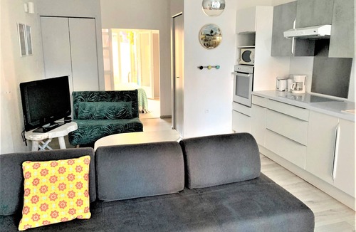 Forges-les-Eaux Apartment | Elegant loft + large patio 800 m from lakes, forest, casino, SPA in NORMANDY