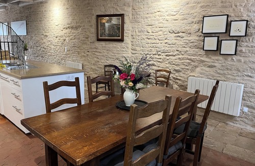 Meursault House | Elegantly renovated residence with garden and pool in famous wine village South