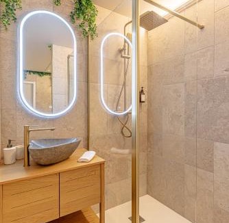 Evreux Apartment | Ellendor - Spa privatif haut de gamme, luxe, ciel étoilé & expérience Seigneur des Anneaux