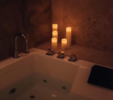 Evreux Apartment | Ellendor - Spa privatif haut de gamme, luxe, ciel étoilé & expérience Seigneur des Anneaux