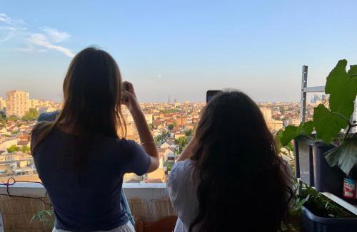 Colombes House | Enjoy Eiffel Tower Views from Our Home, just 20 Minutes to Paris Center