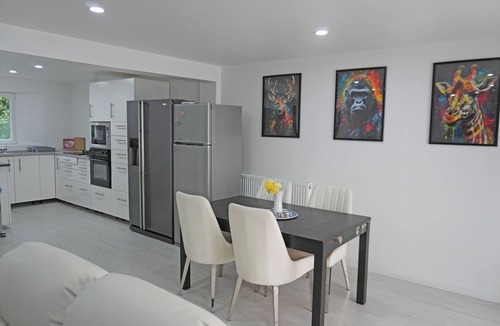 Vigneux-sur-Seine Apartment | Entire 2-bedroom apartment. At Zarius