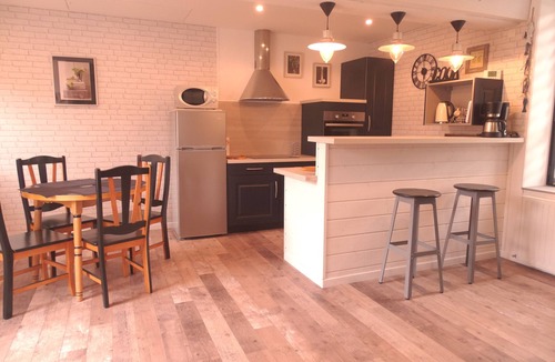 Fecamp Apartment | "Escapade Avec Toits" with Option JACCUZZI - SAUNA