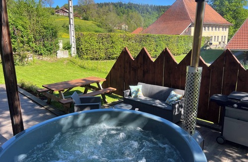 Grand'Combe-Chateleu Cottage | Escape in a warm and comfortable setting! Tailpieces Farm 5☆
