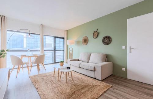 Lille Apartment | Europe/Flandres stations apartment with balcony!