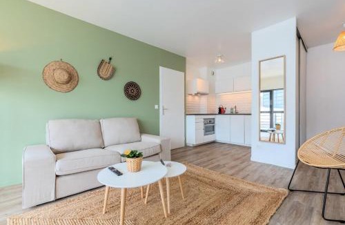 Lille Apartment | Europe/Flandres stations apartment with balcony!