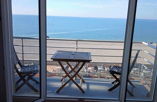 Le Treport Apartment | Face a la mer Corinne Pour 2 Avec Parking, Balcon, Ascenseur