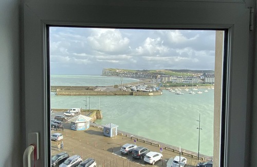 Le Treport Apartment | Facing the sea, renovated apartment 100m2, 3 bedrooms
