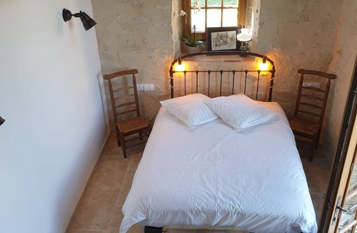 Bazouges-sur-le-Loir Bed & Breakfast | Family guesthouse near La Flèche, pets allowed