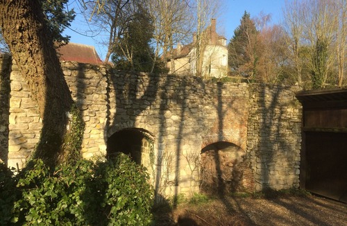 Le Mont-Saint-Adrien House | Family house in the middle of a green