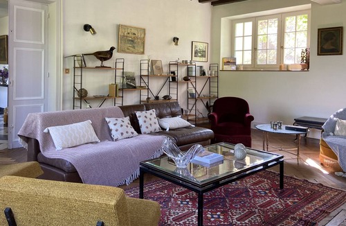 Chateau-Renard House | Family manor 1h30 from Paris, wooded garden, fireplace, pool table