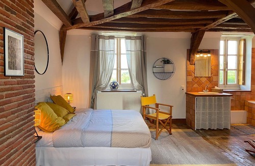 Paucourt Bed & Breakfast | Family Suite in Charming Home Near Paris with Forest Views