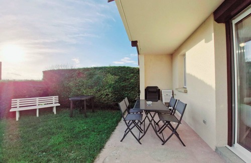 Touques Apartment | Family T2 with pool and garden in Touques