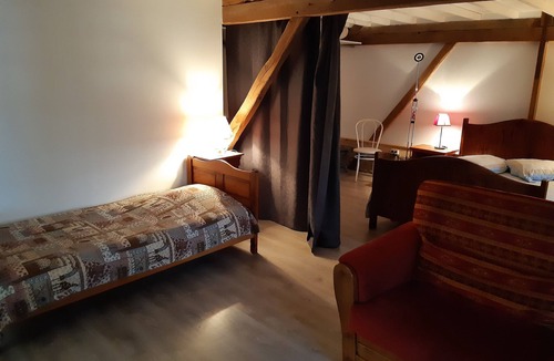 Hangest-en-Santerre Apartment | Farm accommodation