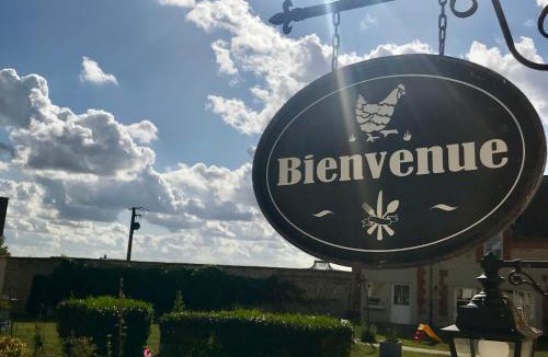 Monampteuil Resort | Ferme Du Chateau