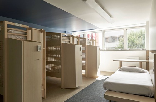 Parc-de-Montsouris Hostel | FIAP - Hostel