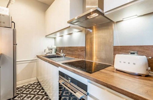 Quartier Vieux Marche-Cathedrale Apartment | Fine arts - Charming 2 bedroom & 2 bathroom apartment - Private parking