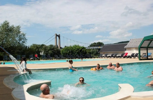 Les Andelys House | Flower Camping Ile des Trois Rois * - Mobilhome Comfort 29m2 - PMR (2 bedrooms) + terrace 4 people