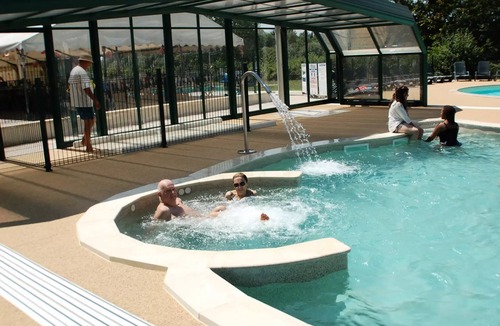 Les Andelys House | Flower Camping Ile des Trois Rois * - Mobilhome Comfort 29m2 - PMR (2 bedrooms) + terrace 4 people