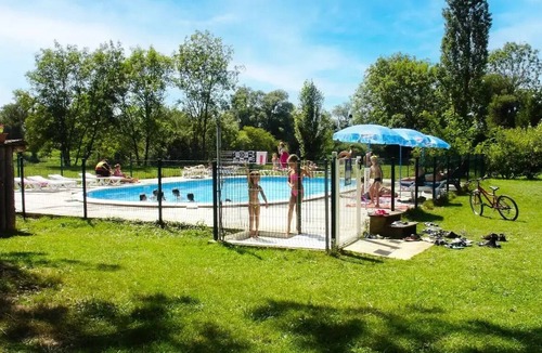 Montbarrey House | Flower Camping Les 3 Bear * - Mobil home Comfort 27.3m2 - TV additional (2 Bedrooms) including semi-covered terrace 4 people