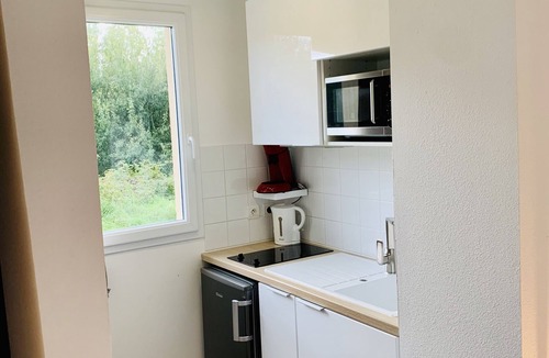 Equemauville Apartment | FORMISTUDIO II - 2 STEPS FROM HONFLEUR - HEATED POOL, PARKING, WIFI