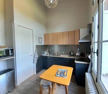 La Chapelle-du-Bois-des-Faulx Villa | 200 m² Villa ∙ 5 bedrooms ∙ 10 guests