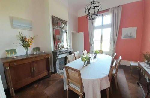 La Chapelle-du-Bois-des-Faulx Villa | 200 m² Villa ∙ 5 bedrooms ∙ 10 guests