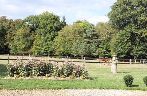 La Chapelle-du-Bois-des-Faulx Villa | 200 m² Villa ∙ 5 bedrooms ∙ 10 guests