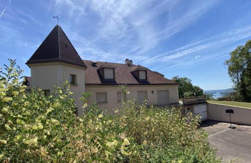 Les Authieux-sur-le-Port-Saint-Ouen Bed & Breakfast | La Tour en Seine