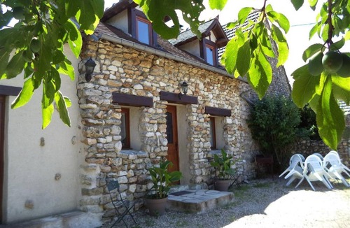 Saint-Etienne-sous-Bailleul House | 90 m² House ∙ 3 bedrooms ∙ 20 guests
