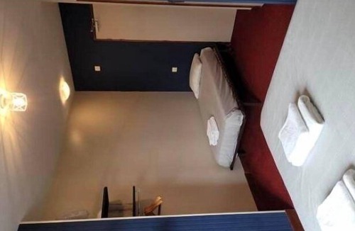Saint-Quentin-Lamotte-Croix-au-Bailly Hotel | Le Temps Perdu