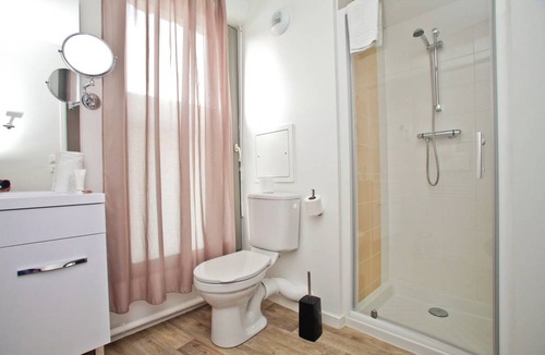 Sainte-Anne - Faubourg Noyon Apartment | Studio flat ∙ 1 bedroom ∙ 2 guests