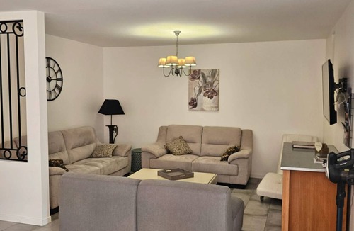 Sainte-Genevieve-les-Gasny House | 100 m² House ∙ 2 bedrooms ∙ 6 guests