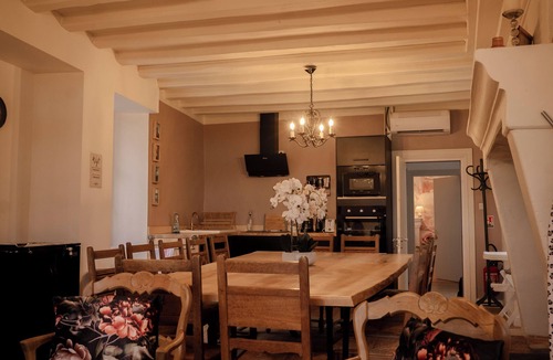Saint-Saturnin-sur-Loire House | Frida KAHLO family room in the Château outbuilding overlooking the Loire River