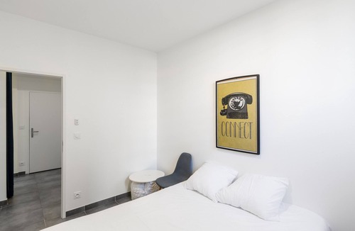 Hincmar Apartment | Friendly Space in Central Reims: Discover Our Beautiful Minimalist Apartment