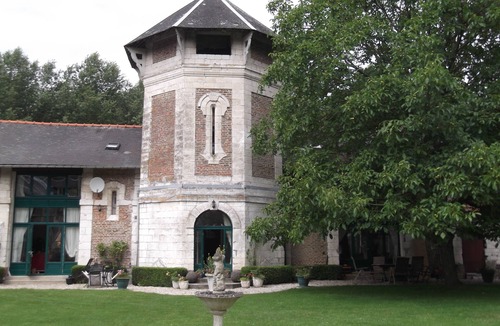 Argoules House | Fully Equipped Farmhouse, downstairs bedroom and bathroom, nSat to Sat