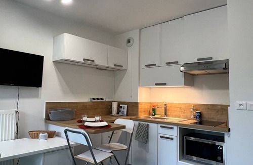 Roubaix Apartment | Fully-equipped studio with balcony and quick access to Lille