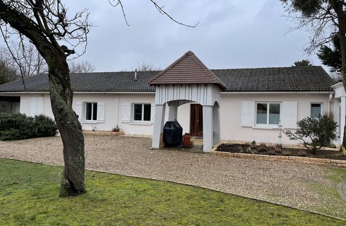 Porcheville House | Fully self-contained garden apartment