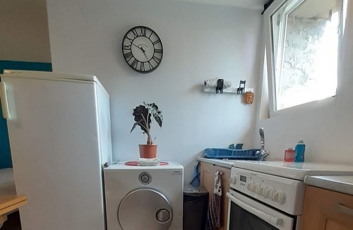 Yevres Apartment | Gîte à la Campagne 28160 Yèvres Studio 25m2 Entièrement Équipé Parking et Jardin