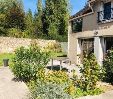 Vernou-la-Celle-sur-Seine House | Gîte 10 lits proche forêt Fontainebleau