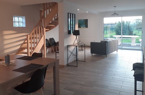 Flixecourt House | Gîte au Calme , Proche des Commerces et Activités