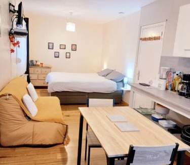 Baincthun Apartment | Gîte de l'écureuil62, près des plages et de la forêt