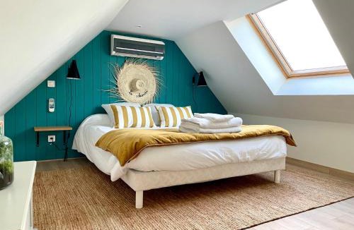 Villechetif Bed & Breakfast | Gîte de la Villa de la Croix avec piscine et parking à 4 minutes de l'A26