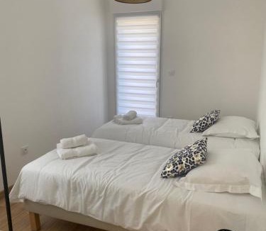 Fresnicourt-le-Dolmen House | Gîte et Spa L' Echappee Feerique