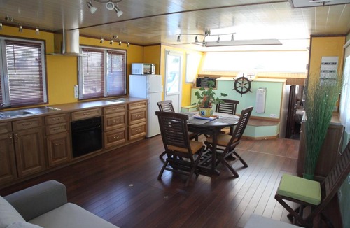 Saint-Valery-sur-Somme Boat Rental | Gîte Fluvial de La Baie de Somme Le Lihoury